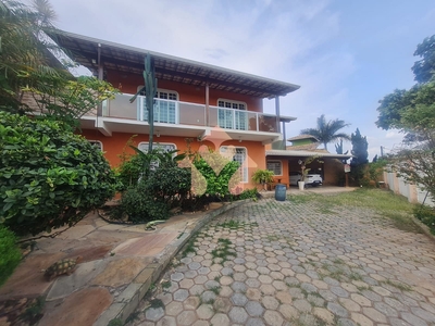 Casa em Arvoredo II, Contagem/MG de 319m² 3 quartos à venda por R$ 799.000,00