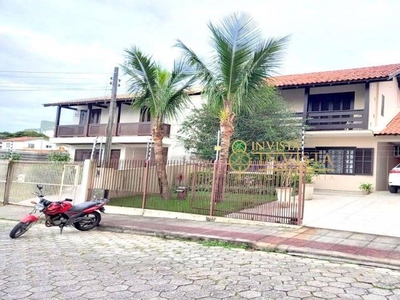 Casa em Barreiros, São José/SC de 0m² 5 quartos à venda por R$ 1.059.000,00