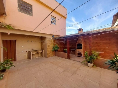 Casa em Caiçaras, Belo Horizonte/MG de 180m² 4 quartos para locação R$ 3.700,00/mes