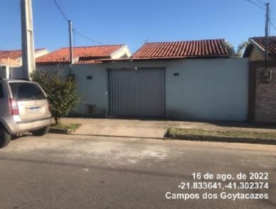 Casa em Centro, Campos dos Goytacazes/RJ de 150m² 2 quartos à venda por R$ 105.590,00