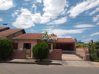 Casa em Centro, Jaraguá do Sul/SC de 190m² 3 quartos à venda por R$ 749.000,00