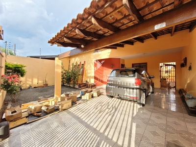 Casa em Coliseu, Londrina/PR de 140m² 3 quartos à venda por R$ 444.000,00