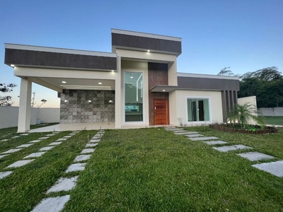 Casa em Extensão Do Bosque, Rio das Ostras/RJ de 250m² 3 quartos à venda por R$ 949.000,00