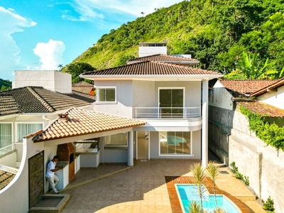 Casa em Itacoatiara, Niterói/RJ de 260m² 4 quartos à venda por R$ 2.099.000,00