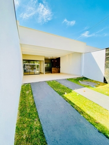 Casa em Jardim Helvécia, Aparecida de Goiânia/GO de 127m² 3 quartos à venda por R$ 448.900,00