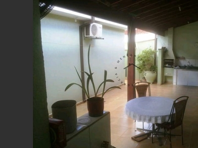 Casa em Jardim Irajá, Ribeirão Preto/SP de 260m² 4 quartos à venda por R$ 749.000,00