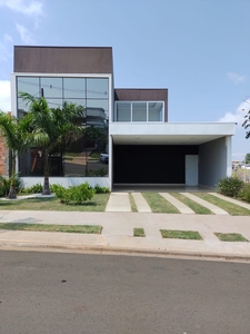 Casa em Jardim Maria Izabel, Marília/SP de 25m² 3 quartos à venda por R$ 796.000,00