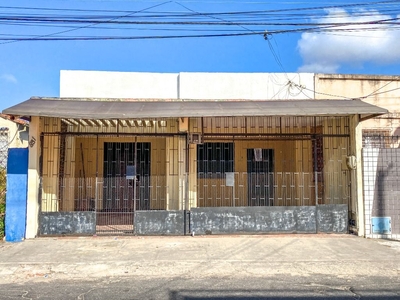 Casa em José Bonifácio, Fortaleza/CE de 250m² 3 quartos para locação R$ 1.900,00/mes