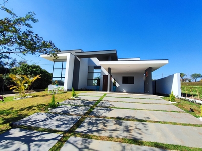 Casa em Ninho Verde I, Porangaba/SP de 175m² 3 quartos à venda por R$ 849.000,00