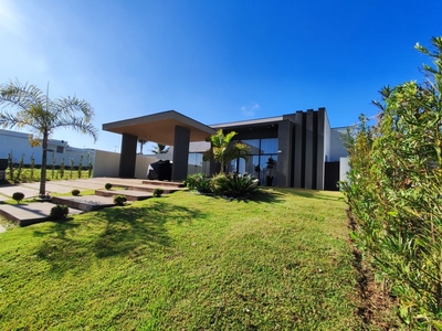 Casa em Ninho Verde, Porangaba/SP de 170m² 3 quartos à venda por R$ 849.000,00