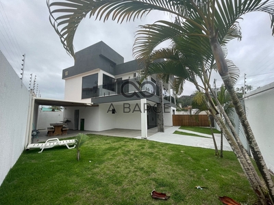 Casa em Nossa Senhora da Vitória, Ilhéus/BA de 210m² 4 quartos à venda por R$ 1.500.000,00 ou para locação R$ 5.000,00/mes