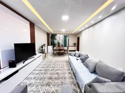 Casa em Taguatinga Sul (Taguatinga), Brasília/DF de 250m² 3 quartos à venda por R$ 1.249.000,00