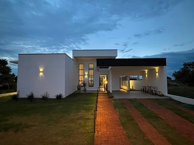 Casa em Torninos, Cesário Lange/SP de 250m² 4 quartos à venda por R$ 989.000,00
