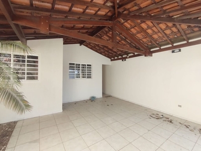 Casa em Vila Industrial, Piracicaba/SP de 117m² 3 quartos à venda por R$ 550.000,00 ou para locação R$ 2.400,00/mes