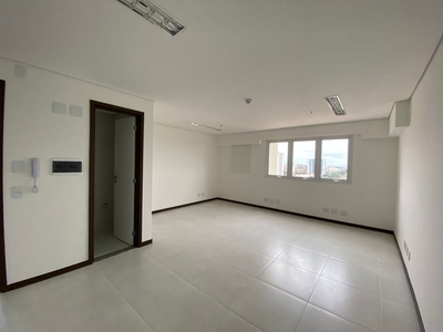 Sala em Samambaia Parque Residencial, Bauru/SP de 32m² à venda por R$ 309.000,00