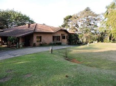 Linda casa térrea no Miolo da Granja em 4 lotes - 4.5 mil m²!
