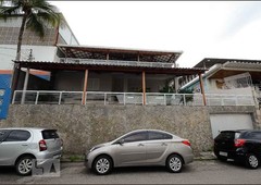 CASA com 4 dormitórios e 7 garagens