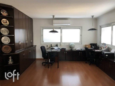 Apartamento à venda em Campo Belo com 380 m², 4 quartos, 4 suítes, 3 vagas