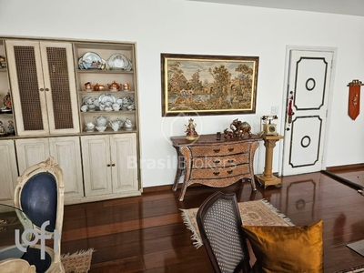 Apartamento à venda em Copacabana com 400 m², 3 quartos, 1 suíte, 1 vaga