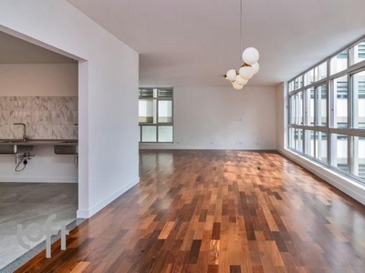 Apartamento à venda em Paraíso com 267 m², 3 quartos, 2 vagas