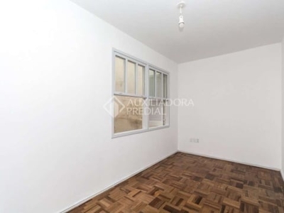 Apartamento com 1 quarto para alugar na rua santo antônio, 581, floresta, porto alegre, 27 m2 por r$ 900