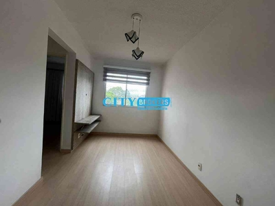 Apartamento com 2 quartos para alugar no bairro Vila Talarico, 44m²