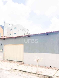 Casa com 3 quartos à venda no bairro Jundiaí, 225m²