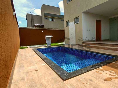 Casa com 4 quartos à venda no bairro Jardins Bolonha, 360m²