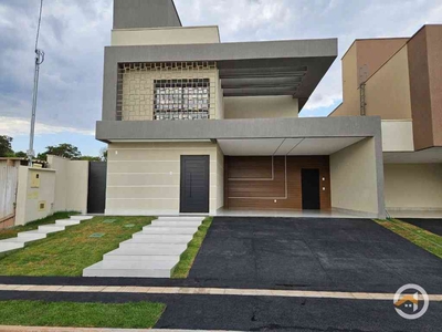 Casa em Condomínio com 4 quartos à venda no bairro Residencial Licardino Ney, 300m²