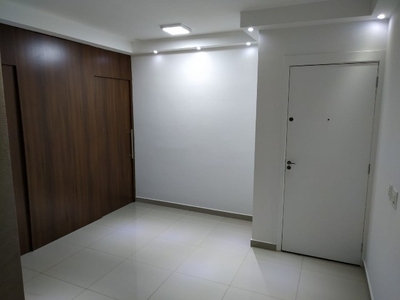 Apartamento 2 dormitórios com elevador e sacada. Condomínio Pleno Vila Flora