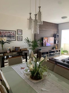 Apartamento com 3 quartos à venda, 70.0m²