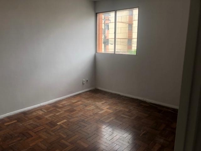 Apartamento com 3 quartos à venda, 70.0m²