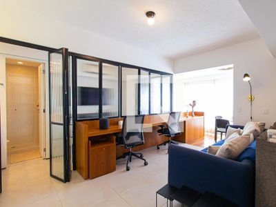 APARTAMENTO no 20º andar mobiliado com 1 dormitório e 1 garagem