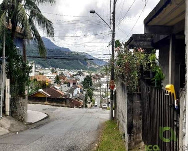 CASA 03 DORMITÓRIOS DE ESQUINA LOTEAMENTO DONA VANDA