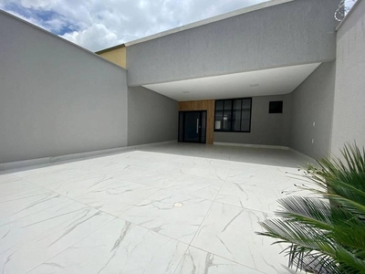 Casa com 3 quartos à venda, 150.0m²