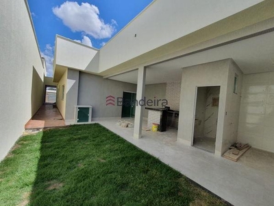 Casa com 3 quartos à venda, 217.0m²