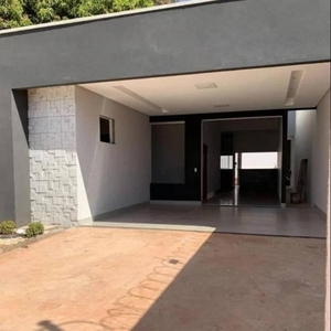 Casa com 3 quartos à venda, 245.0m²