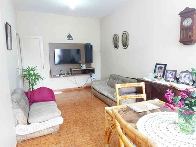 Casa com 3 quartos à venda no bairro Sagrada Família, 90m²