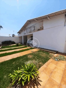 Casa com 6 quartos à venda, 513.0m²