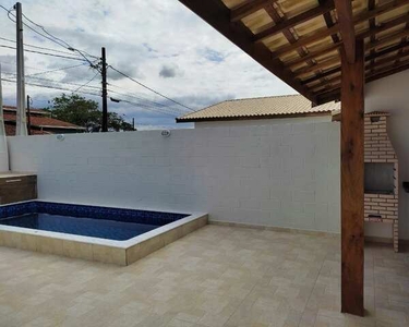 Casa com dois quartos e piscina em Itanhaem