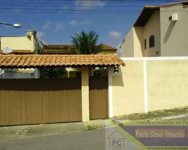 Casa duplex com 3 quartos 1 suite em rua asfaltada praticamente centro com piscina