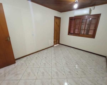 ![CDATA[Casa para Venda - 150m², 3 dormitórios, 2 vagas - Vila Nova]]