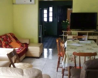 ![CDATA[Casa para Venda - 150m², 3 dormitórios, sendo 1 suites, 4 vagas - Vila Nova]]