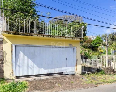 ![CDATA[Casa para Venda - 183m², 3 dormitórios, 2 vagas - Tristeza]]