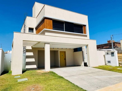 Cond. horizontal casa com 4 quartos à venda, 300.0m²