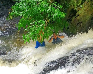 EXCELENTE CHÁCARA COM CACHOEIRA COD: 4869