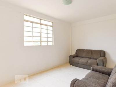 APARTAMENTO no 2º andar com 2 dormitórios e 1 garagem