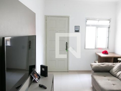 APARTAMENTO no 2º andar com 2 dormitórios e 1 garagem