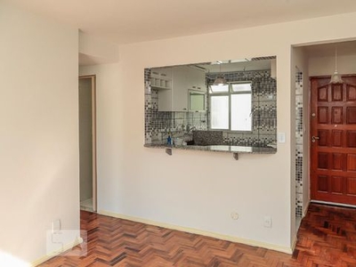 APARTAMENTO no 3º andar com 2 dormitórios