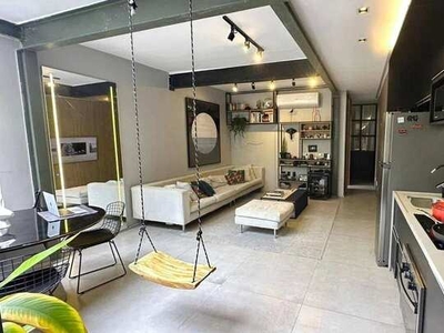 Apartamento reformado à venda na Rua Joana Angélica em Ipanema